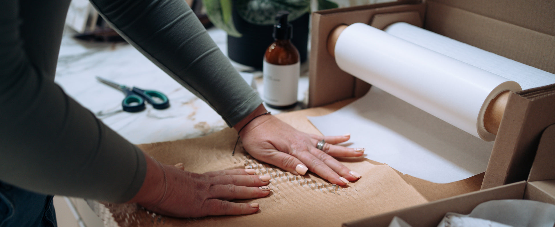Honeycomb Wrap Desktop Dispenser